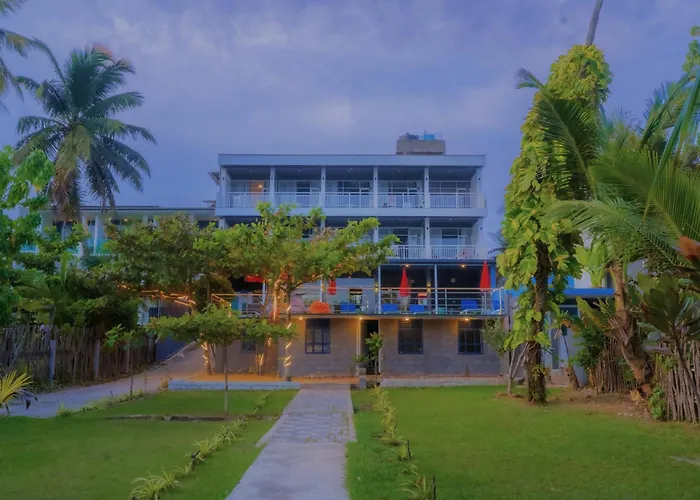 Beachmirissa Hotel